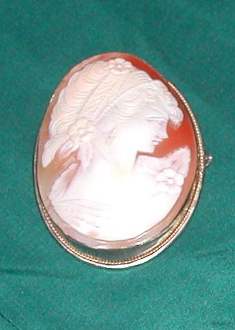 Beautiful Vintage Lg Shell Cameo set in 800 Silver Brooch Pendant Beautiful Vintage Lg Shell Cameo set in 800 Silver Brooch Pendant