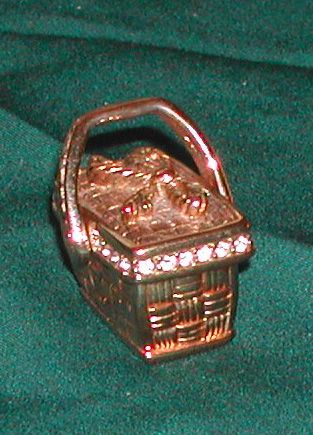 Vintage c. 1980 Swarovski Crystal Basket Swan Mark Vintage c. 1980 Swarovski Crystal Basket Swan Mark