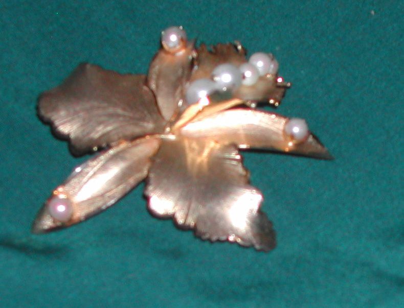Vintage c. 1940s Winard Pearl & 12K Gold Filled Pin Brooch Vintage c. 1940s Winard Pearl & 12K Gold Filled Pin Brooch