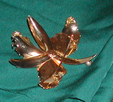 Vintage c. 1940s Winard Pearl & 12K Gold Filled Pin Brooch Vintage c. 1940s Winard Pearl & 12K Gold Filled Pin Brooch