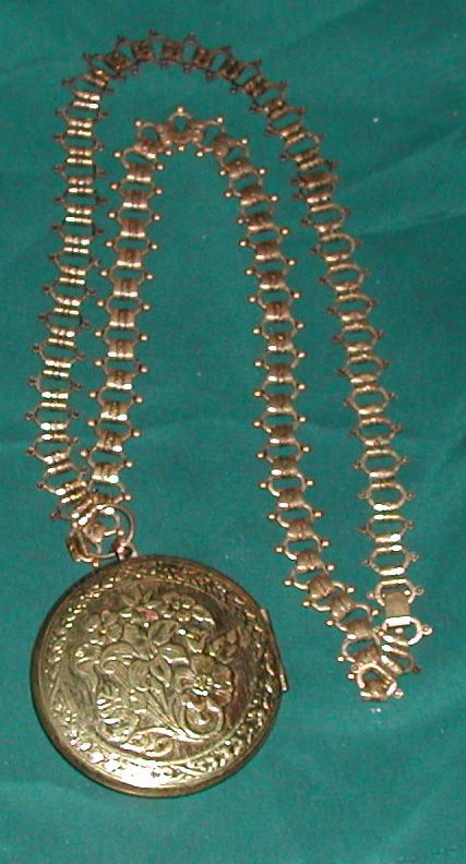 Antique Victorian Ornate Locket w/ Bookchain Antique Victorian Ornate Locket w/ Bookchain