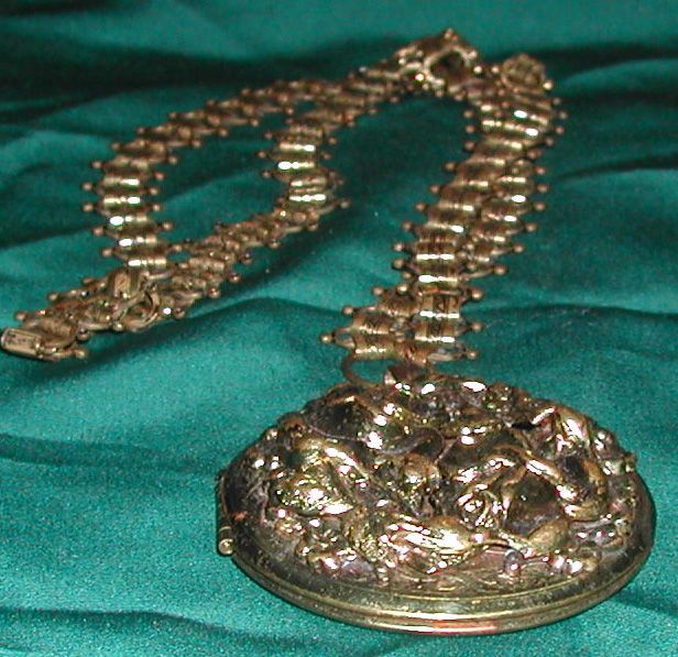 Antique Victorian Ornate Locket w/ Bookchain Antique Victorian Ornate Locket w/ Bookchain