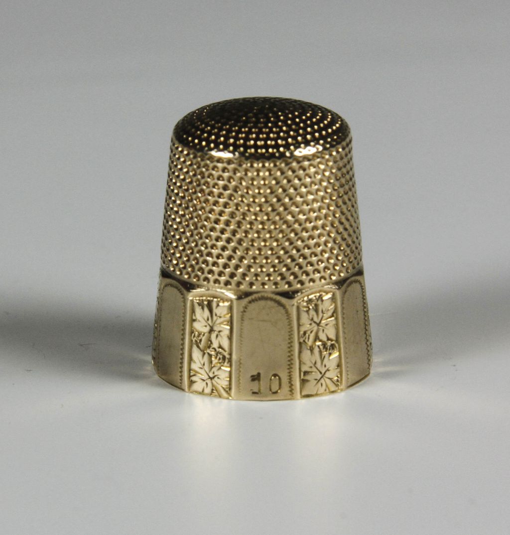 Lovely Vintage 14k Gold Sewing Thimble Lovely Vintage 14k Gold Sewing Thimble