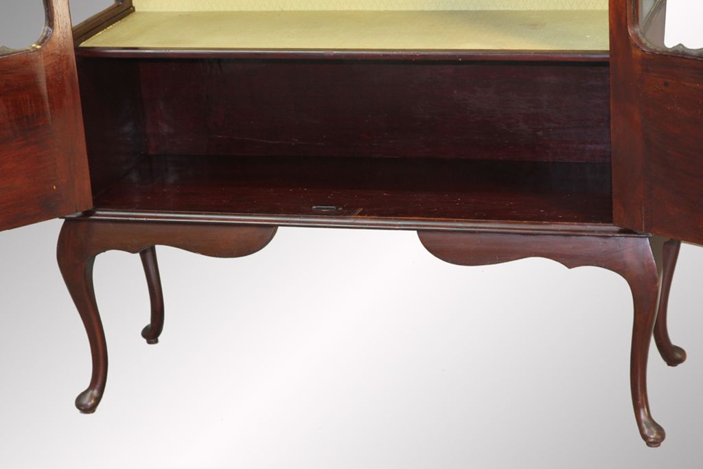 Antique Mahogany China Cabinet Antique Mahogany China Cabinet