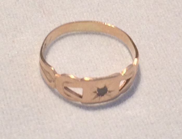 Vintage 10k Karat Gold Baby Ring Vintage 10k Karat Gold Baby Ring