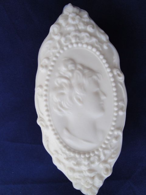 Fostoria Jenny Lind Milk Glass Cameo Jewel Box Original Labels Fostoria Jenny Lind Milk Glass Cameo Jewel Box Original Labels