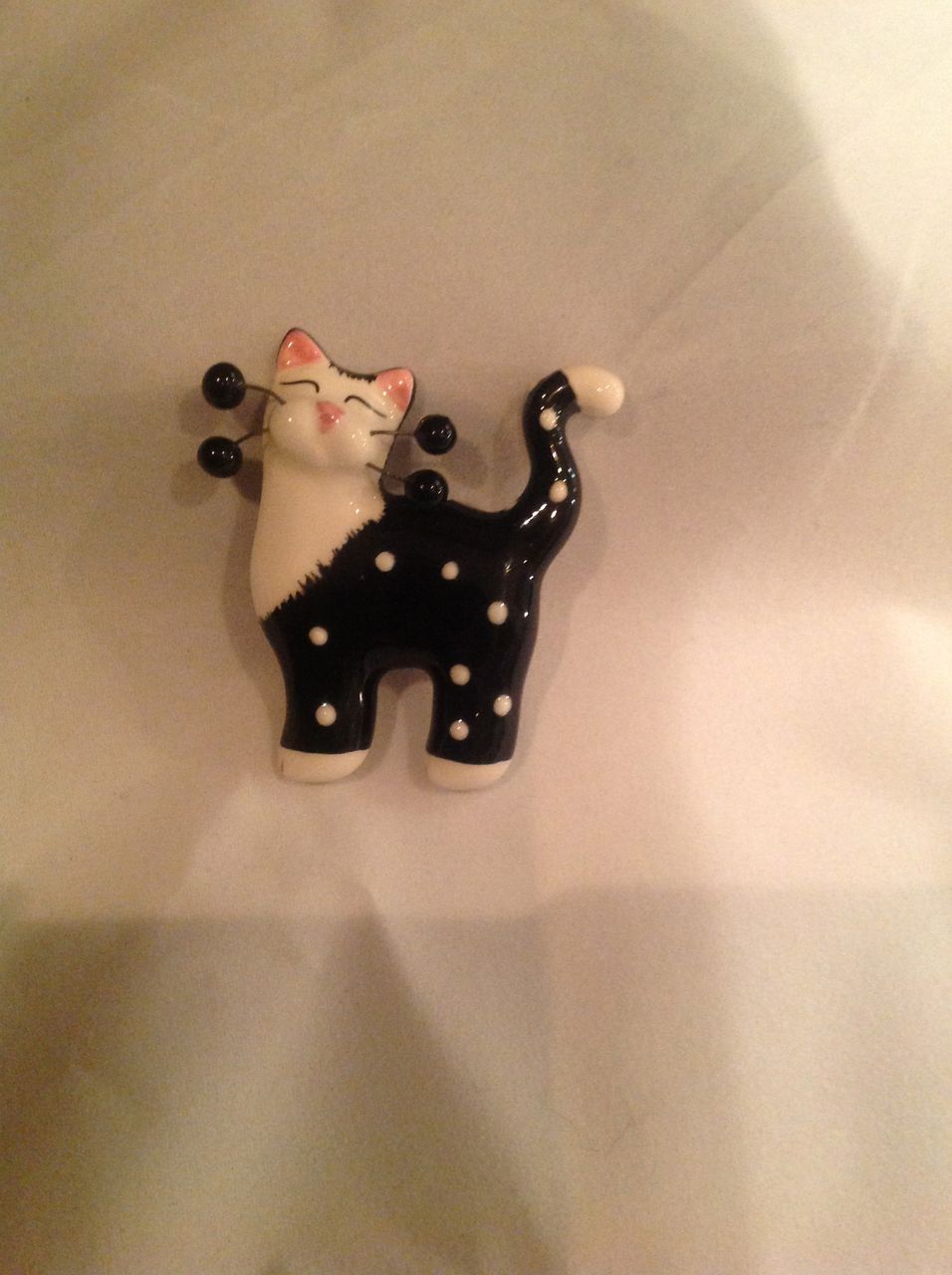 Novelty Jewelry Vintage Porcelain Cat Pin Novelty Jewelry Vintage Porcelain Cat Pin