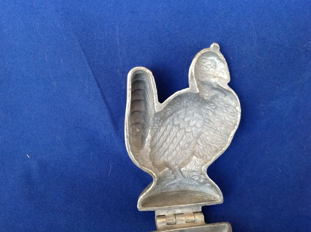 Vintage Pewter Turkey Ice Cream Chocolate Mold 429 Vintage Pewter Turkey Ice Cream Chocolate Mold 429