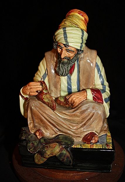 Royal Doulton, HN 1706, "The Cobbler" Royal Doulton, HN 1706, "The Cobbler"