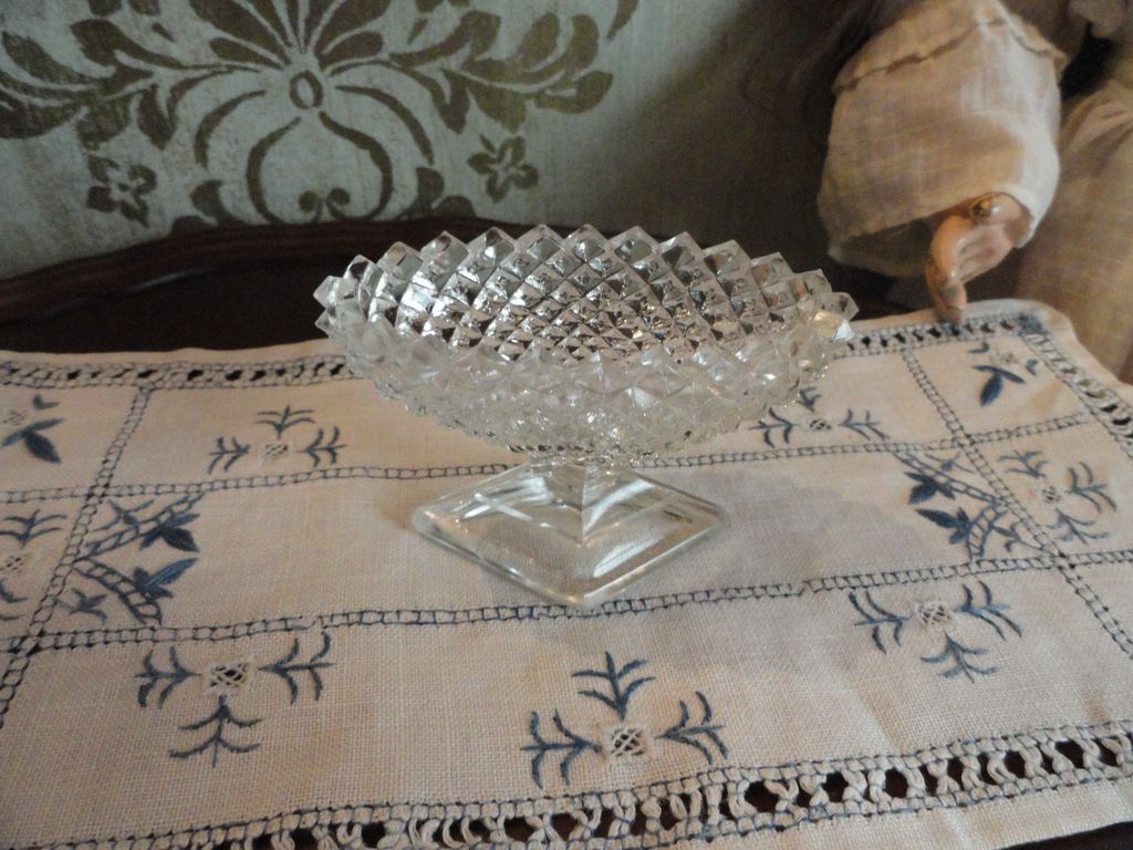 Pressed Glass Oval Doll Bowl Pressed Glass Oval Doll Bowl