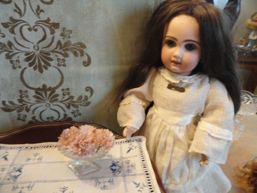 Pressed Glass Oval Doll Bowl Pressed Glass Oval Doll Bowl