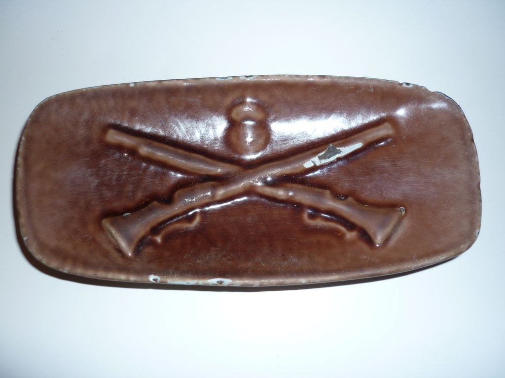 Husqvarna Advertising Pottery Dish crossed Rifles 1800's Husqvarna Advertising Pottery Dish crossed Rifles 1800's