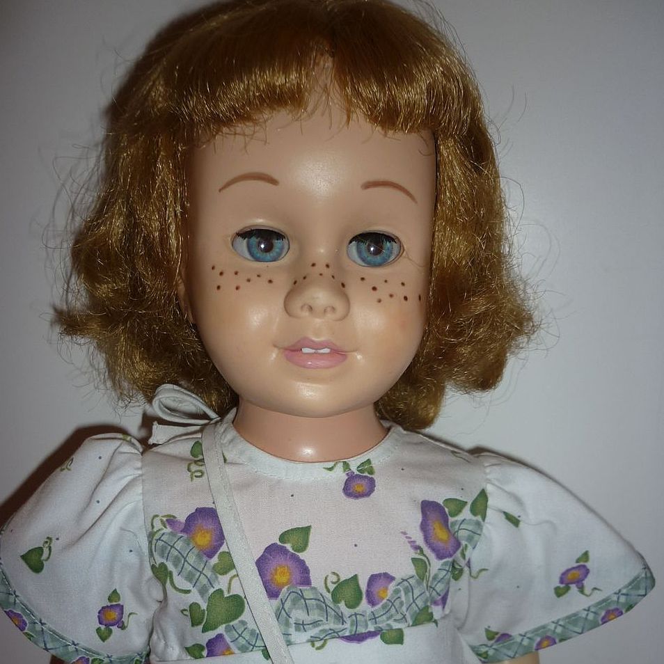 Mattel - Chatty Cathy Doll -1960's Blonde Bob - Daisy Kingdom Dress & Purse Mattel - Chatty Cathy Doll -1960's Blonde Bob - Daisy Kingdom Dress & Purse