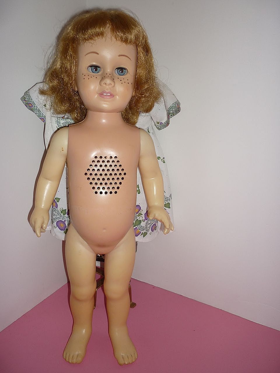 Mattel - Chatty Cathy Doll -1960's Blonde Bob - Daisy Kingdom Dress & Purse Mattel - Chatty Cathy Doll -1960's Blonde Bob - Daisy Kingdom Dress & Purse