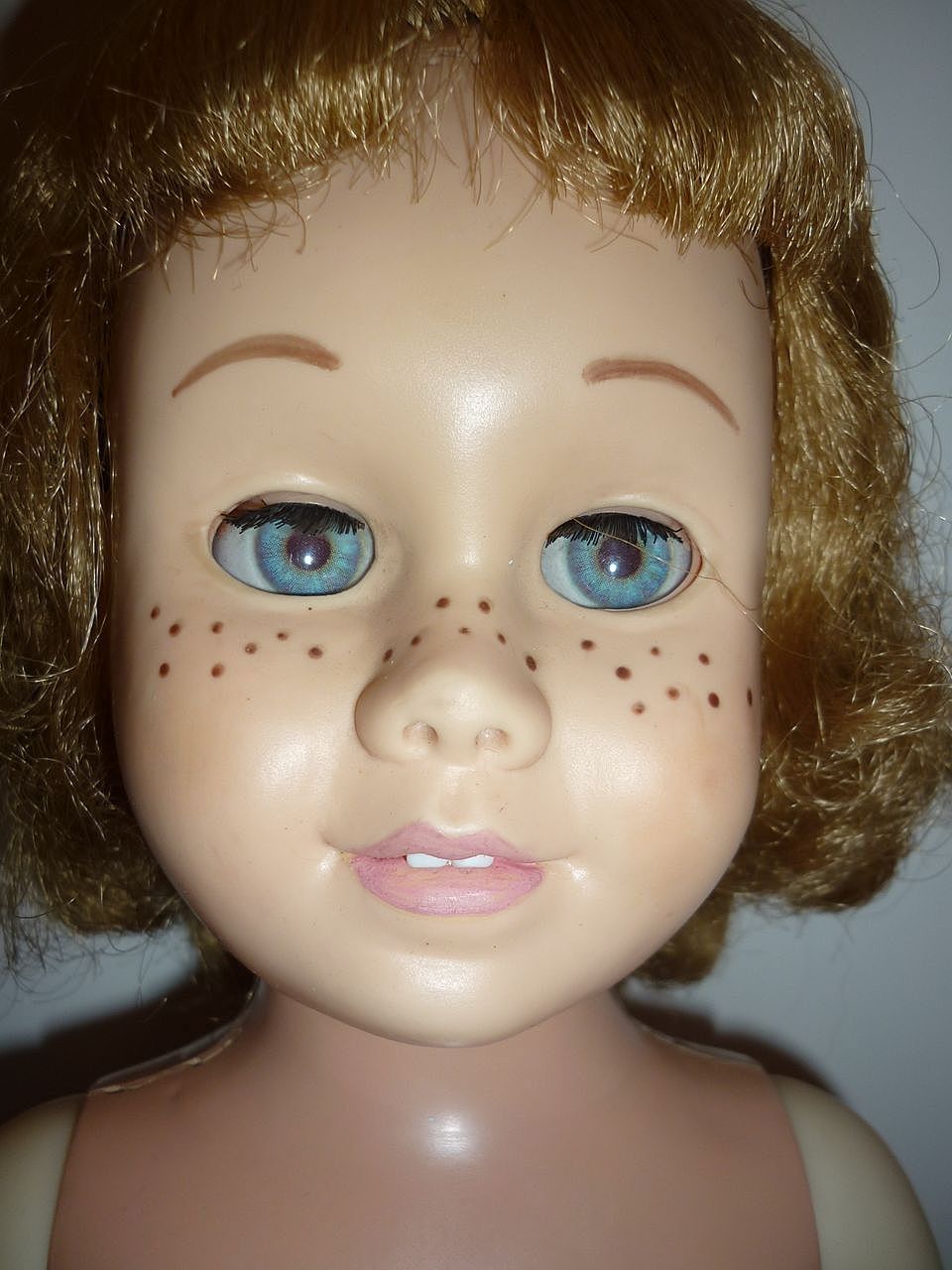 Mattel - Chatty Cathy Doll -1960's Blonde Bob - Daisy Kingdom Dress & Purse Mattel - Chatty Cathy Doll -1960's Blonde Bob - Daisy Kingdom Dress & Purse