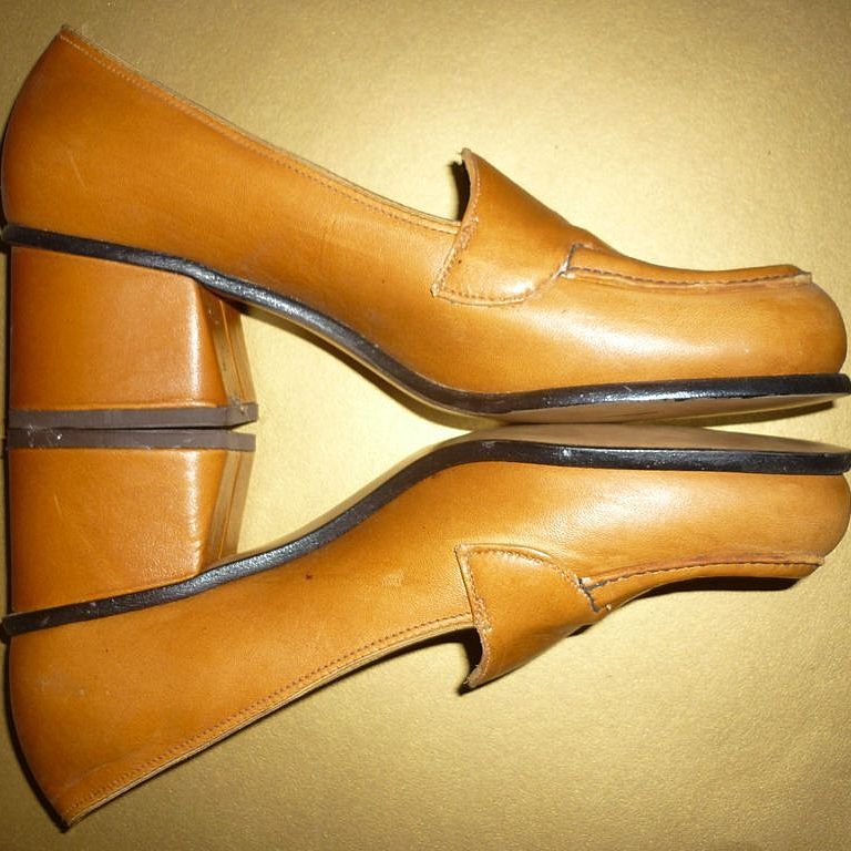 1960's/70's Hush Puppies - Ladies Shoes- Size 7 1/2 N -N.O.S.S. 1960's/70's Hush Puppies - Ladies Shoes- Size 7 1/2 N -N.O.S.S.