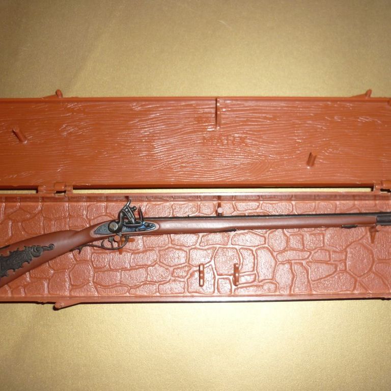 Marx Miniatures ~The Kentucky Rifle~ Case, Rifle, Instructions-1974 Marx Miniatures ~The Kentucky Rifle~ Case, Rifle, Instructions-1974