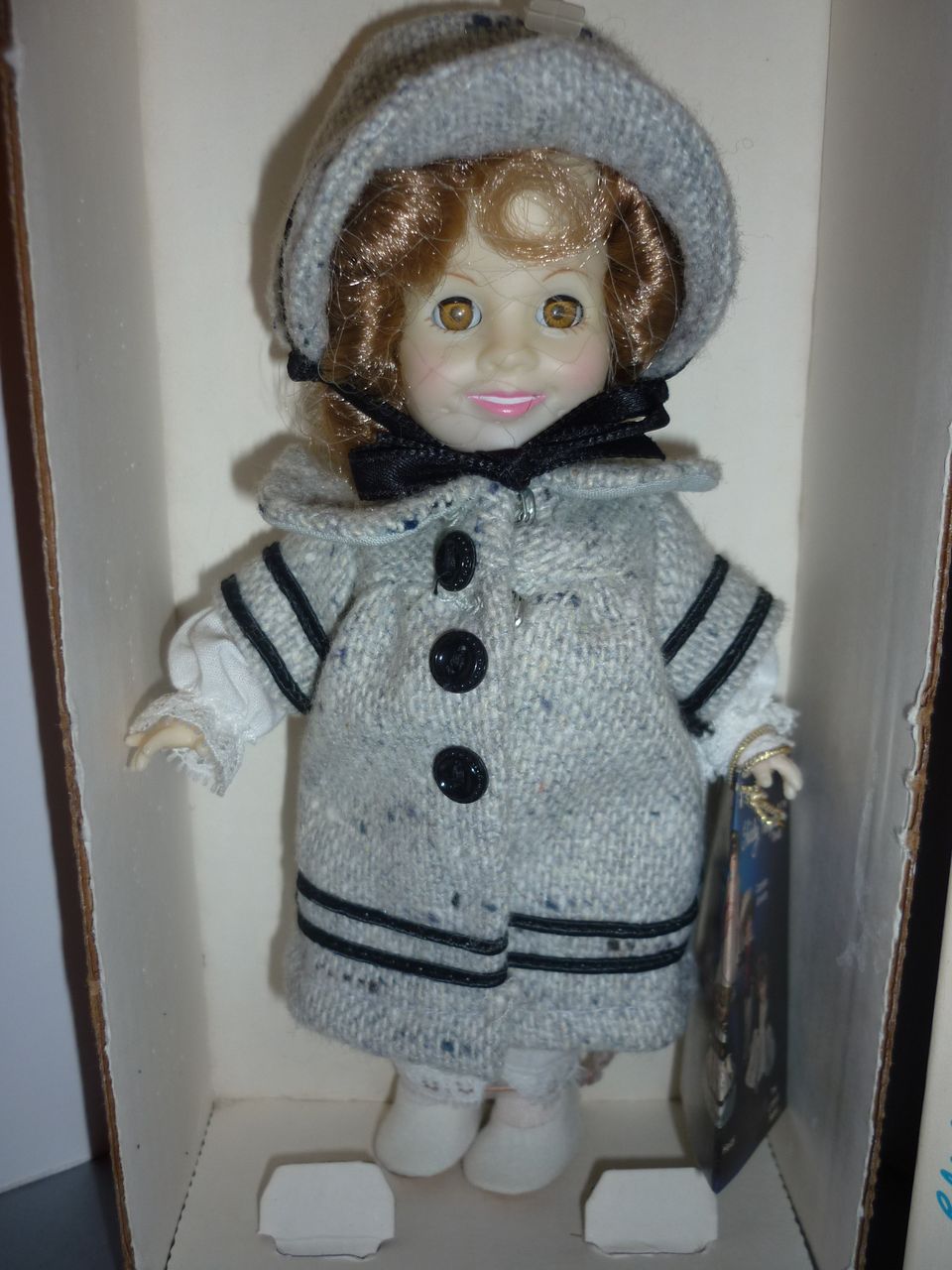 Ideal Shirley Temple Doll - NRFB - 12" Dimples 1982-83 Ideal Shirley Temple Doll - NRFB - 12" Dimples 1982-83