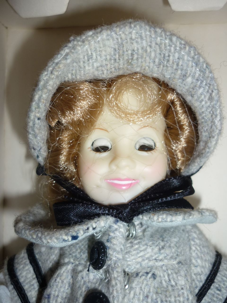 Ideal Shirley Temple Doll - NRFB - 12" Dimples 1982-83 Ideal Shirley Temple Doll - NRFB - 12" Dimples 1982-83