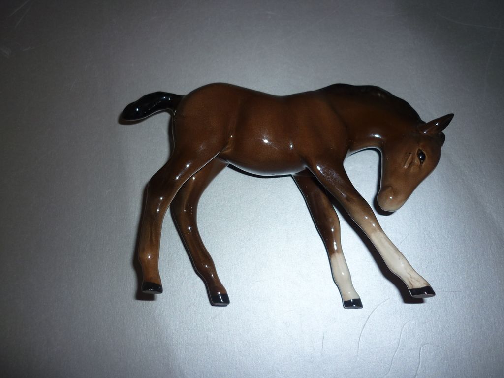 Beswick Lot-Two Foals #836 & #946 With Beswick Collectors Book -No. 3 - 1977 Beswick Lot-Two Foals #836 & #946 With Beswick Collectors Book -No. 3 - 1977