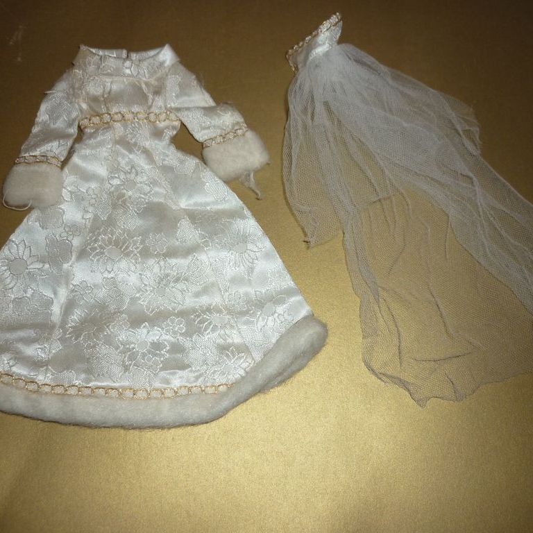 Mattel's Mod ~Bridal Brocade~ Dress and Veil #3417 from 1971-72 Mattel's Mod ~Bridal Brocade~ Dress and Veil #3417 from 1971-72