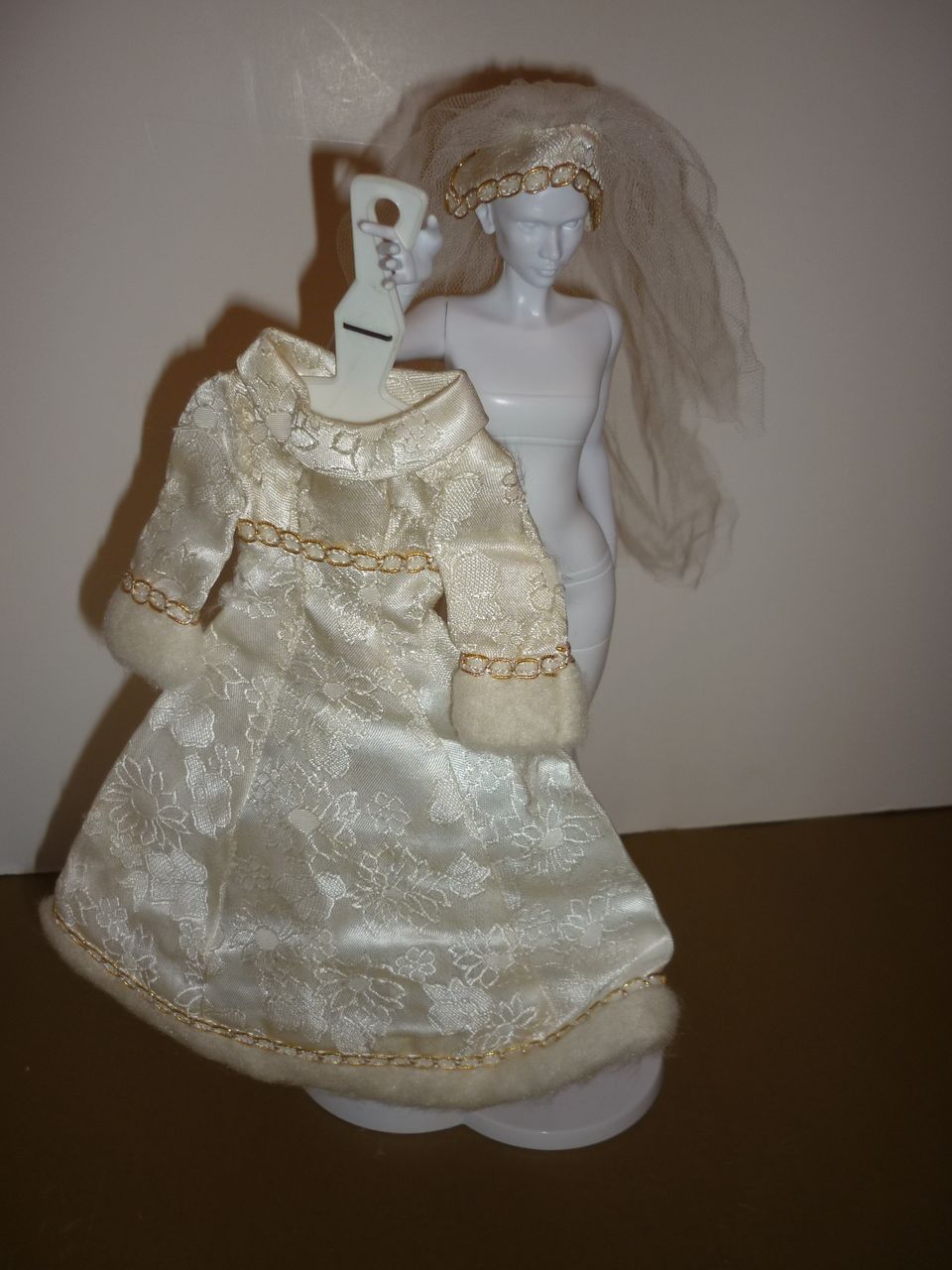 Mattel's Mod ~Bridal Brocade~ Dress and Veil #3417 from 1971-72 Mattel's Mod ~Bridal Brocade~ Dress and Veil #3417 from 1971-72