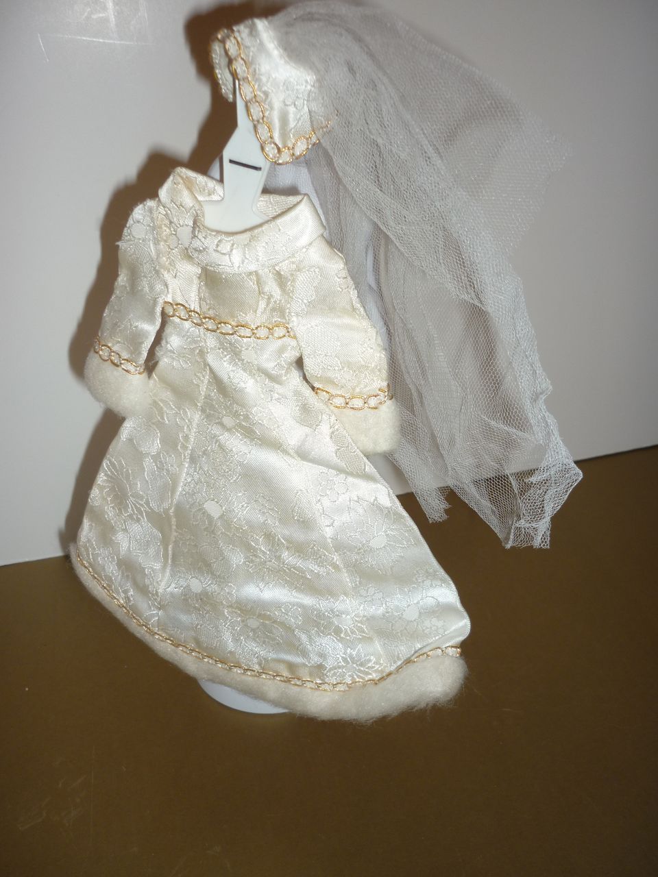 Mattel's Mod ~Bridal Brocade~ Dress and Veil #3417 from 1971-72 Mattel's Mod ~Bridal Brocade~ Dress and Veil #3417 from 1971-72