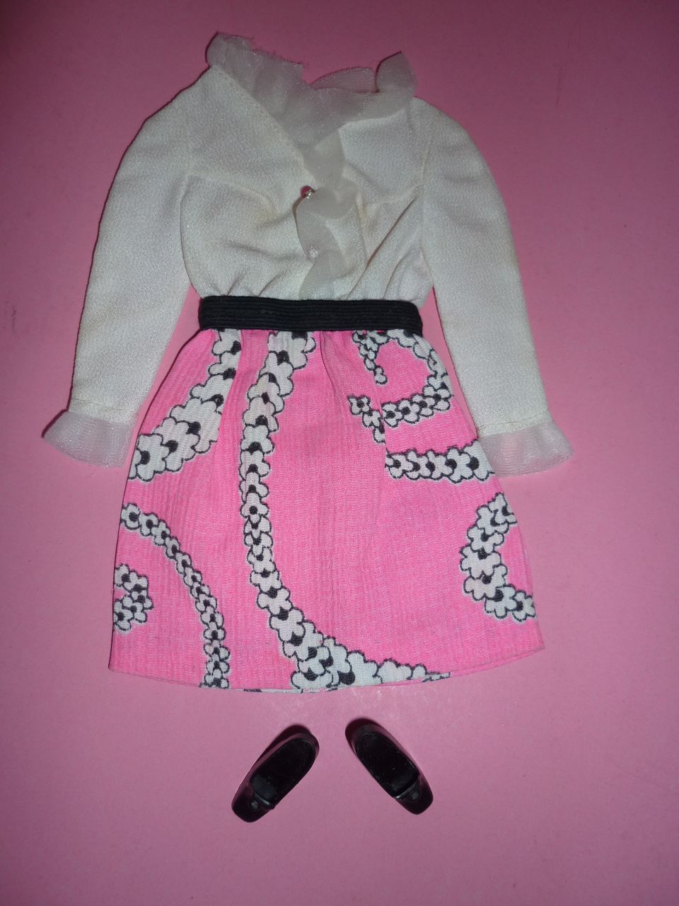 Mattel-Barbie ~Pretty Power~ Complete - #1863 From 1969 -Nice! Mattel-Barbie ~Pretty Power~ Complete - #1863 From 1969 -Nice!
