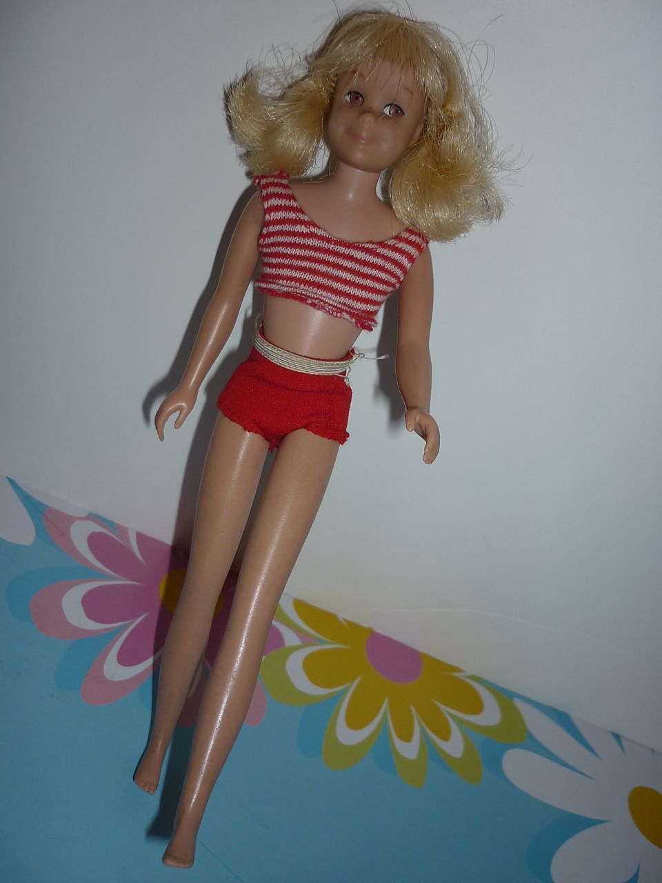 Mattel Blonde Skooter Doll - Straight Legs + Red & White Swimsuit Mattel Blonde Skooter Doll - Straight Legs + Red & White Swimsuit