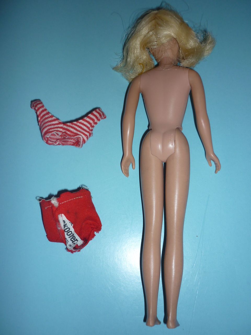 Mattel Blonde Skooter Doll - Straight Legs + Red & White Swimsuit Mattel Blonde Skooter Doll - Straight Legs + Red & White Swimsuit