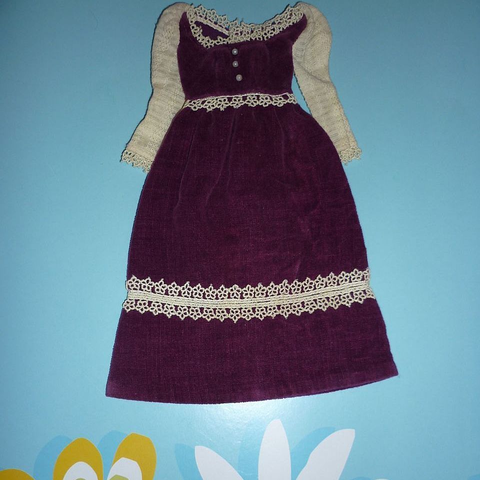 Mattel-Barbie ~Victorian Velvet Dress~ #3431 From 1971 - 1972 Mattel-Barbie ~Victorian Velvet Dress~ #3431 From 1971 - 1972