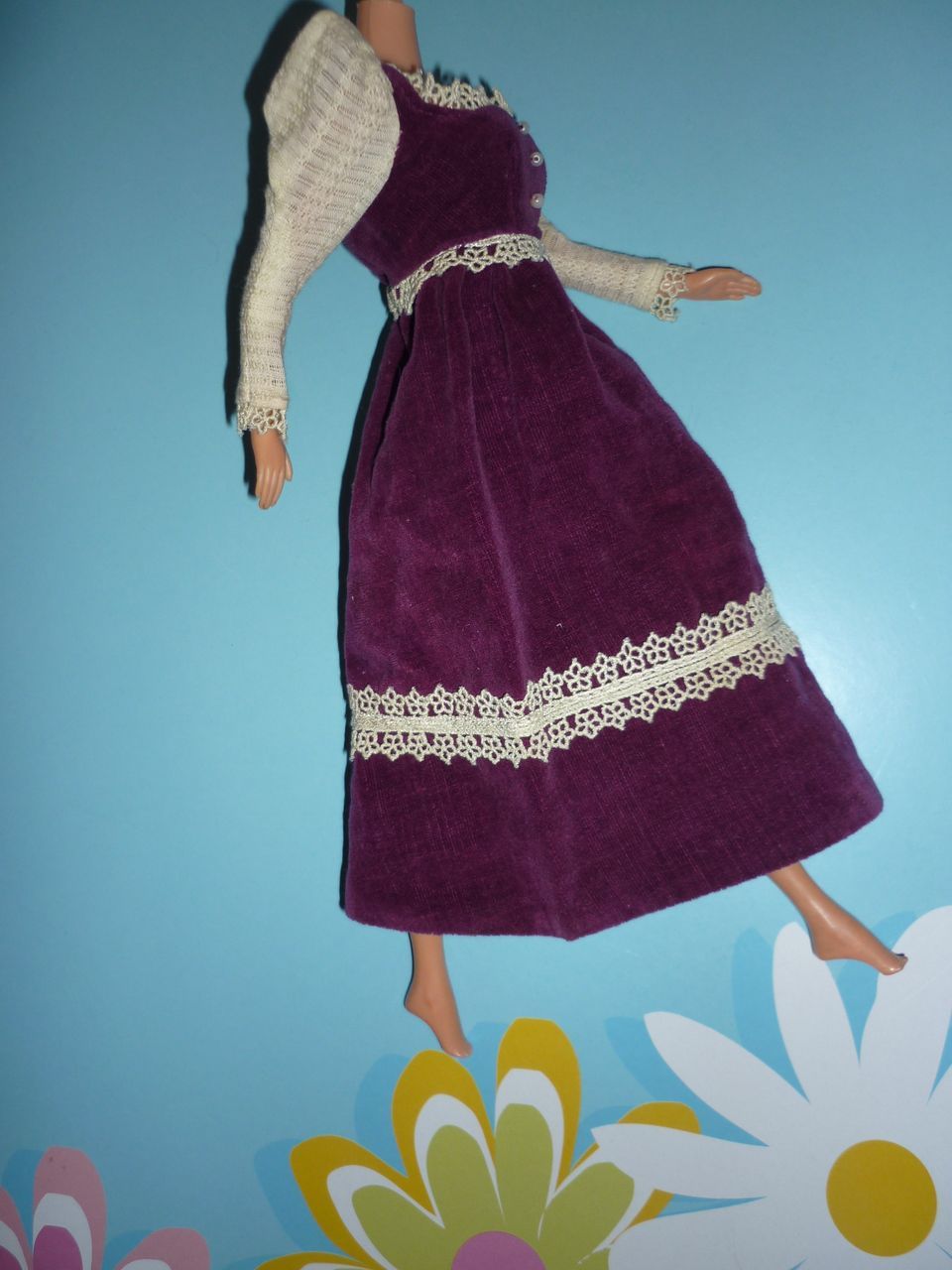 Mattel-Barbie ~Victorian Velvet Dress~ #3431 From 1971 - 1972 Mattel-Barbie ~Victorian Velvet Dress~ #3431 From 1971 - 1972