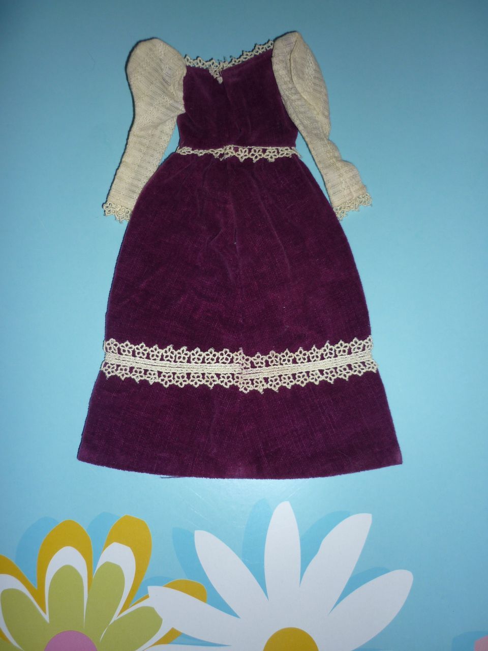 Mattel-Barbie ~Victorian Velvet Dress~ #3431 From 1971 - 1972 Mattel-Barbie ~Victorian Velvet Dress~ #3431 From 1971 - 1972