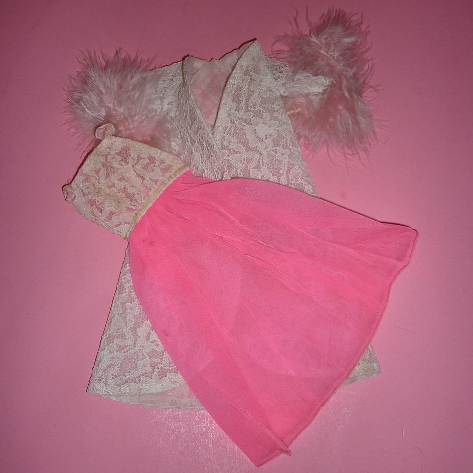 Mattel-Barbie ~Pink Moonbeams~Hot Pink Nightgown & Robe - #1694 From 1967 - 1968 Mattel-Barbie ~Pink Moonbeams~Hot Pink Nightgown & Robe - #1694 From 1967 - 1968