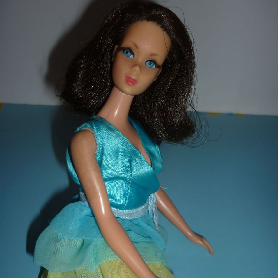 Mattel ~Twist 'N Turn Flip Barbie-Brunette From 1969-71 Wears Dreamy Blues Mattel ~Twist 'N Turn Flip Barbie-Brunette From 1969-71 Wears Dreamy Blues