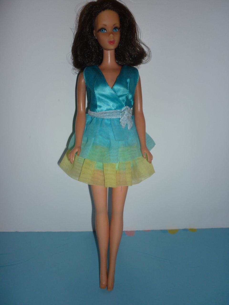 Mattel ~Twist 'N Turn Flip Barbie-Brunette From 1969-71 Wears Dreamy Blues Mattel ~Twist 'N Turn Flip Barbie-Brunette From 1969-71 Wears Dreamy Blues