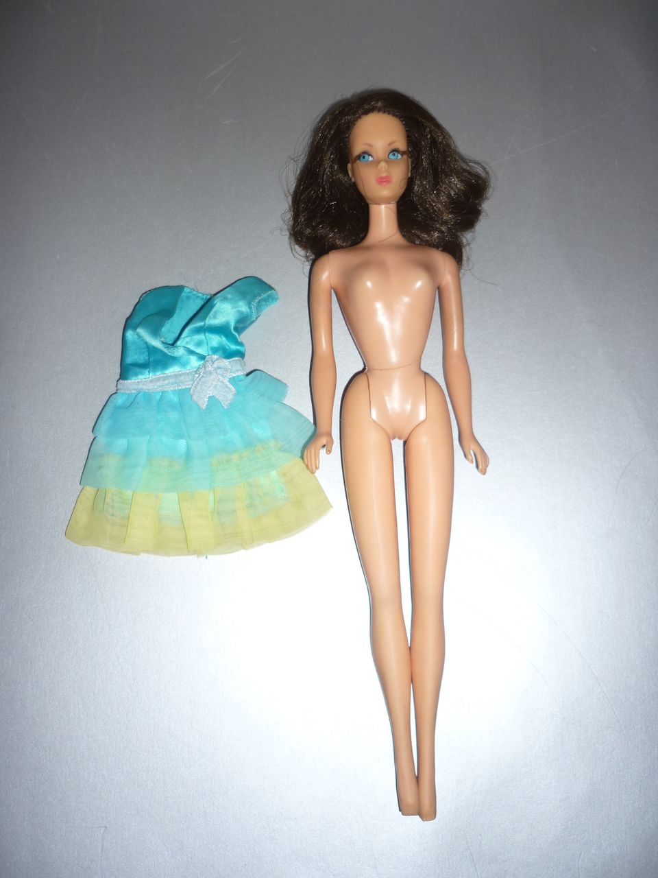 Mattel ~Twist 'N Turn Flip Barbie-Brunette From 1969-71 Wears Dreamy Blues Mattel ~Twist 'N Turn Flip Barbie-Brunette From 1969-71 Wears Dreamy Blues