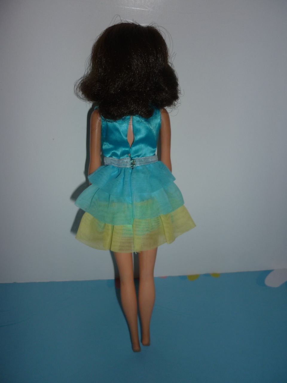 Mattel ~Twist 'N Turn Flip Barbie-Brunette From 1969-71 Wears Dreamy Blues Mattel ~Twist 'N Turn Flip Barbie-Brunette From 1969-71 Wears Dreamy Blues