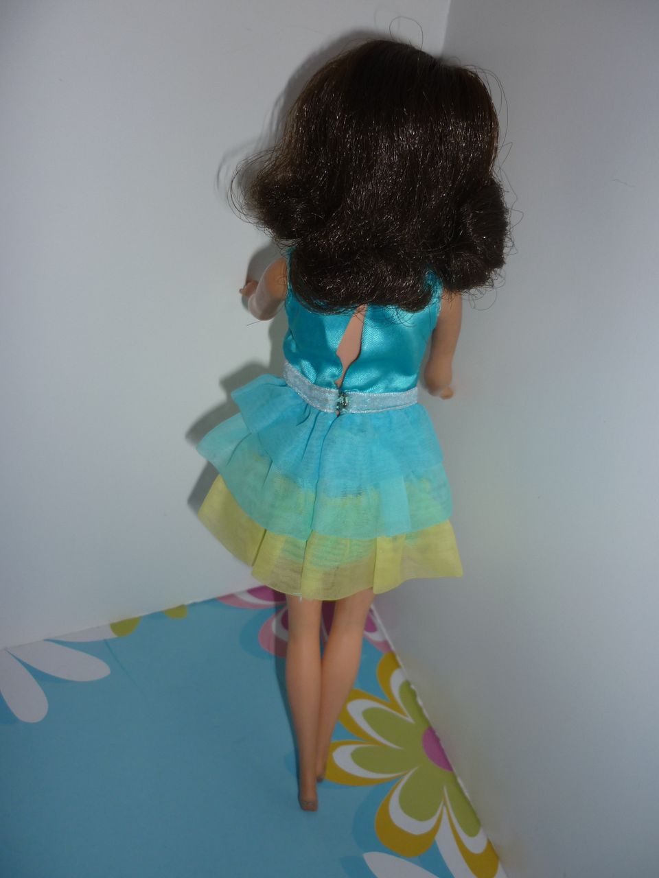 Mattel ~Twist 'N Turn Flip Barbie-Brunette From 1969-71 Wears Dreamy Blues Mattel ~Twist 'N Turn Flip Barbie-Brunette From 1969-71 Wears Dreamy Blues