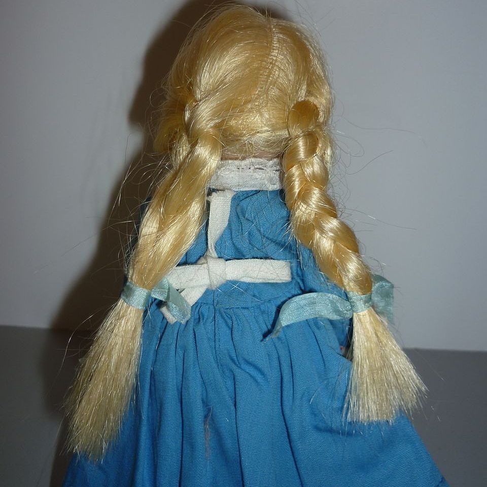 1950's -Vogue - Ginny Doll - Dutch Girl, Holland Girl -Original outfit +wrist tag 1950's -Vogue - Ginny Doll - Dutch Girl, Holland Girl -Original outfit +wrist tag