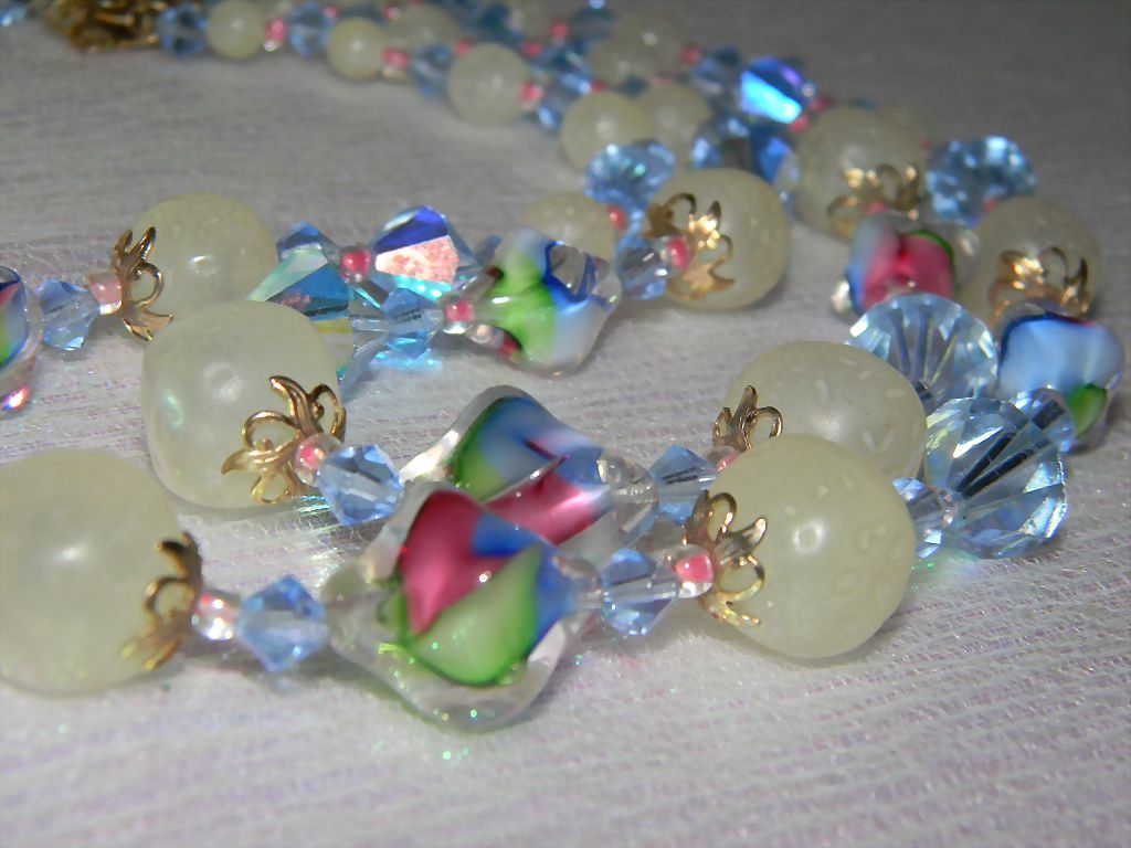 STUNNING Venetian Art Glass Beads 2 Strand Necklace. STUNNING Venetian Art Glass Beads 2 Strand Necklace.