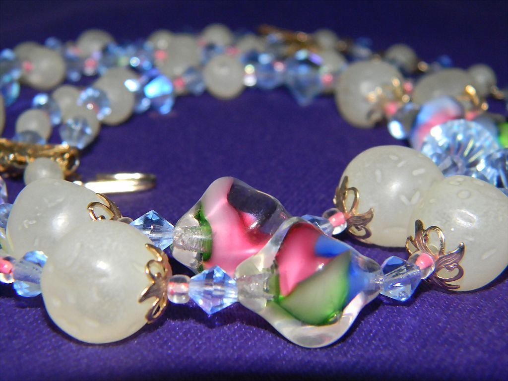 STUNNING Venetian Art Glass Beads 2 Strand Necklace. STUNNING Venetian Art Glass Beads 2 Strand Necklace.