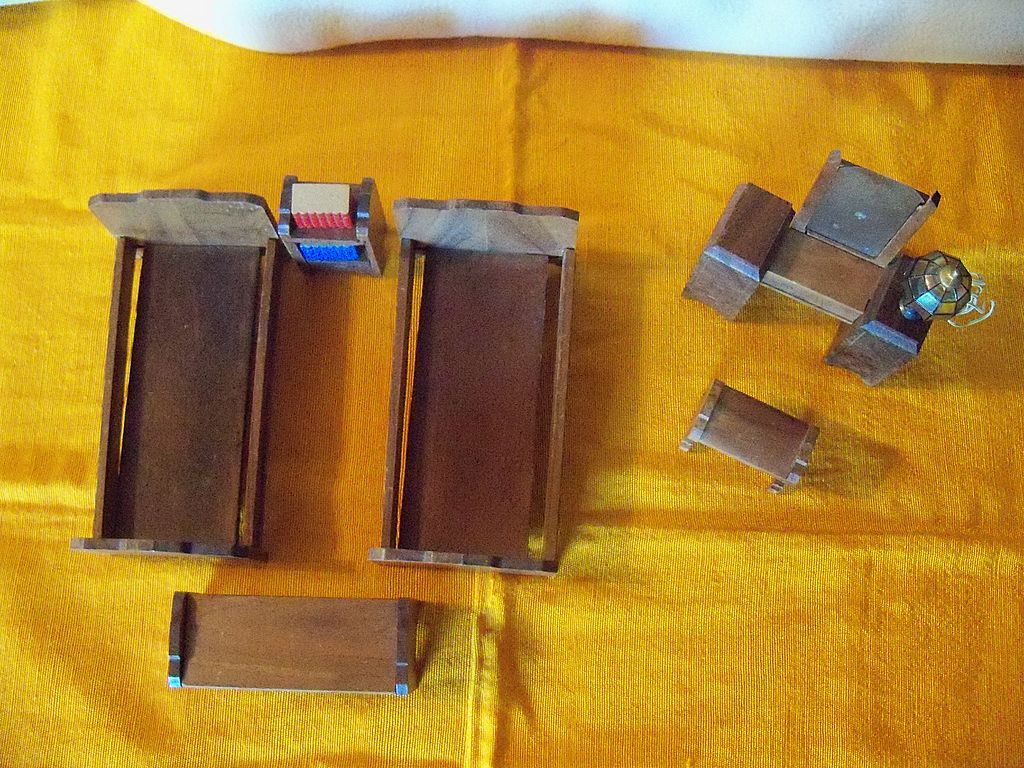 Vintage StromBecker Dollhouse Bedroom set - 10 piece Vintage StromBecker Dollhouse Bedroom set - 10 piece