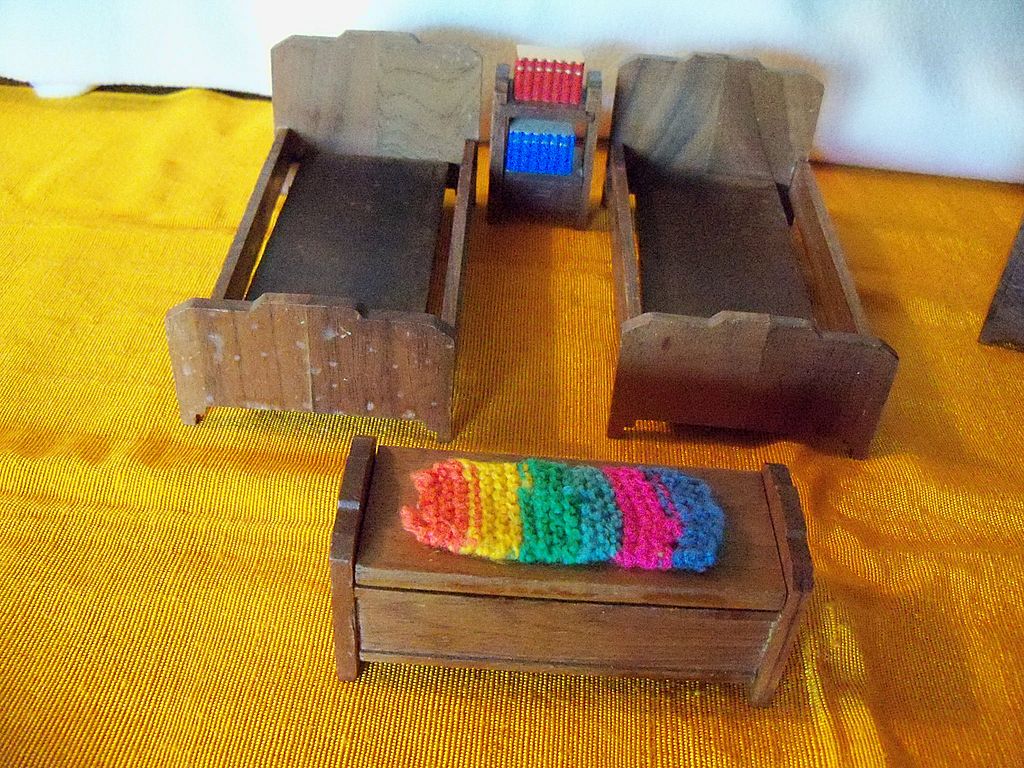 Vintage StromBecker Dollhouse Bedroom set - 10 piece Vintage StromBecker Dollhouse Bedroom set - 10 piece