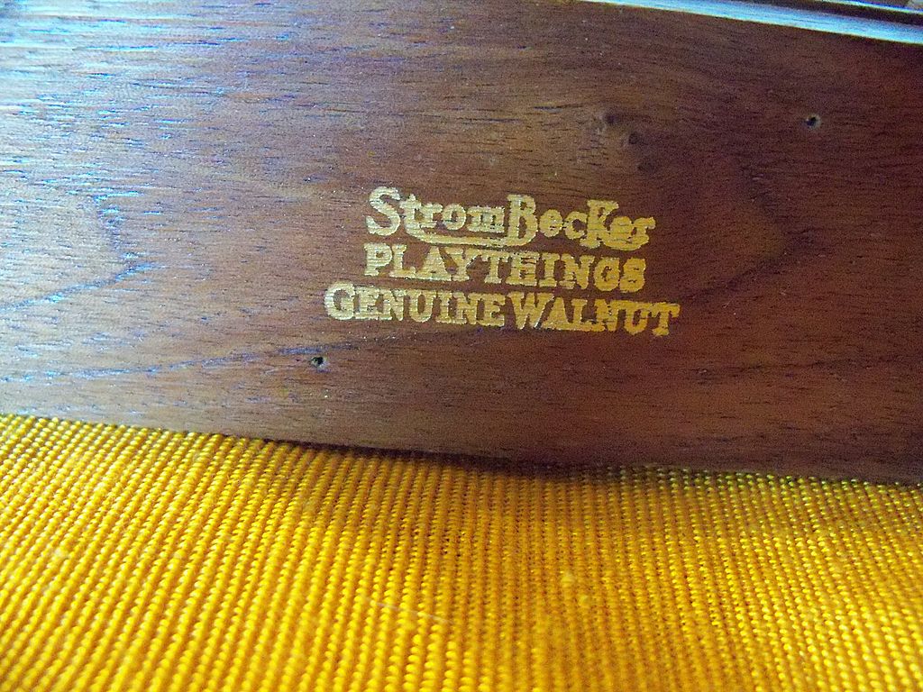 Vintage StromBecker Dollhouse Bedroom set - 10 piece Vintage StromBecker Dollhouse Bedroom set - 10 piece