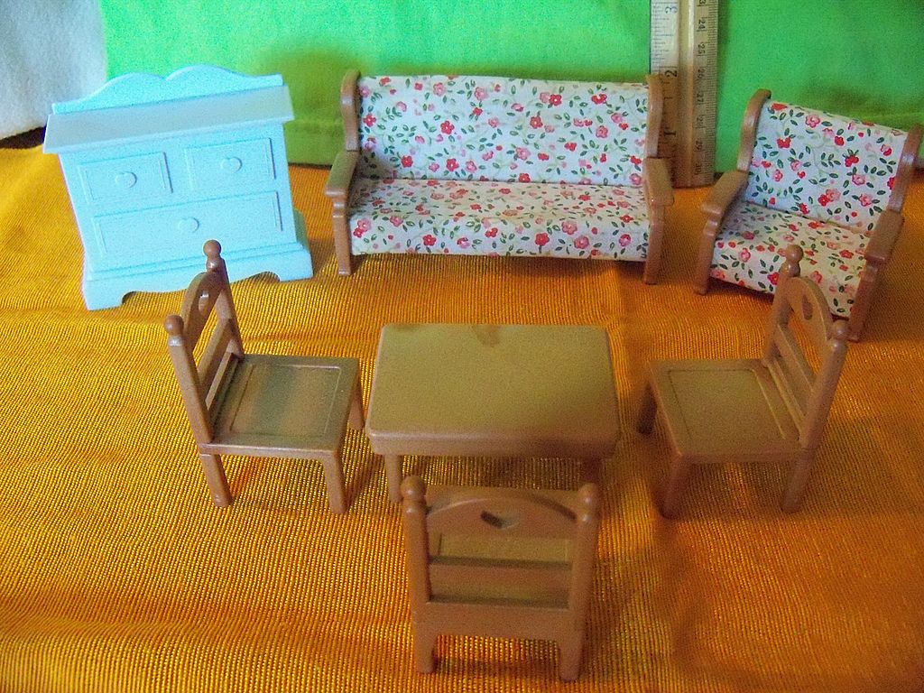 Vintage Dollhouse Furniture- Maple Town Story-7 piece Vintage Dollhouse Furniture- Maple Town Story-7 piece