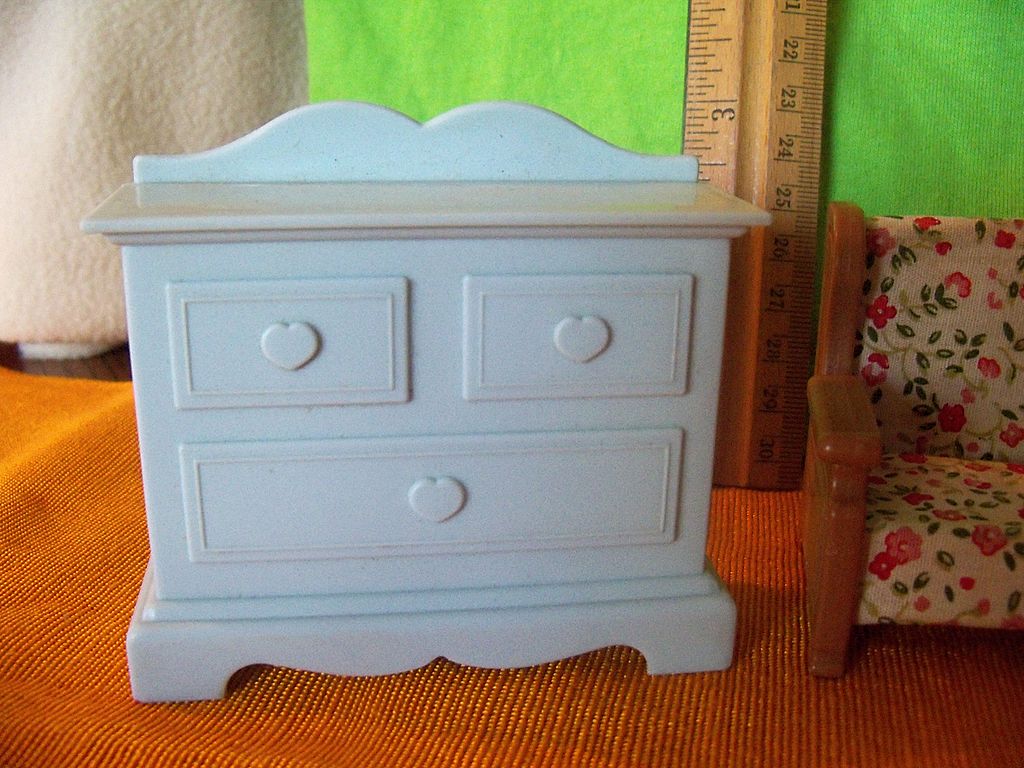 Vintage Dollhouse Furniture- Maple Town Story-7 piece Vintage Dollhouse Furniture- Maple Town Story-7 piece