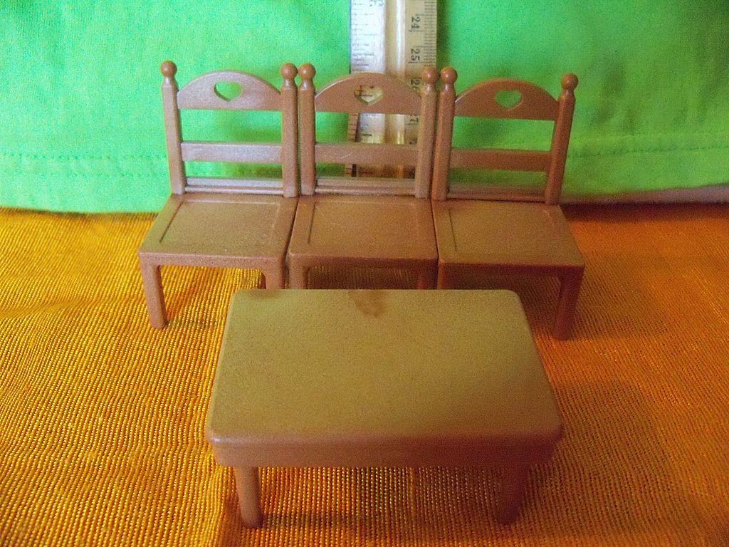 Vintage Dollhouse Furniture- Maple Town Story-7 piece Vintage Dollhouse Furniture- Maple Town Story-7 piece