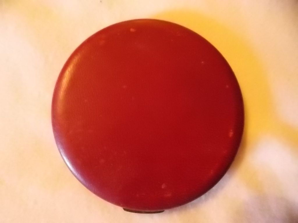 Vintage Large Leather Compact Vintage Large Leather Compact