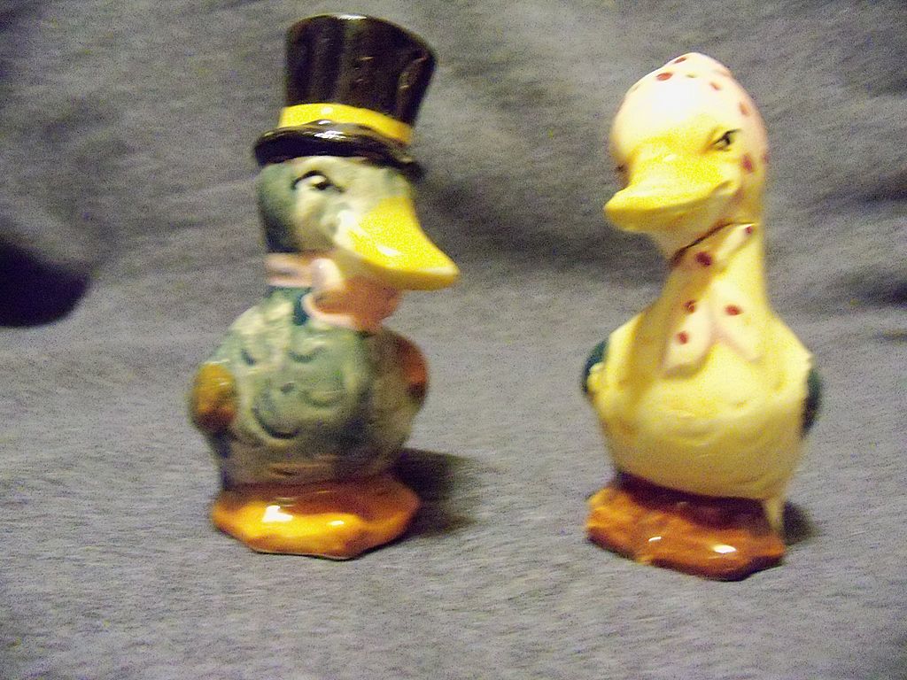 Vintage Duck Salt and Pepper shakers Vintage Duck Salt and Pepper shakers